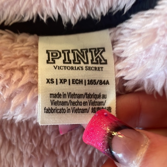 VS PINK Fuzzy Half zip up - Picture 10 of 10